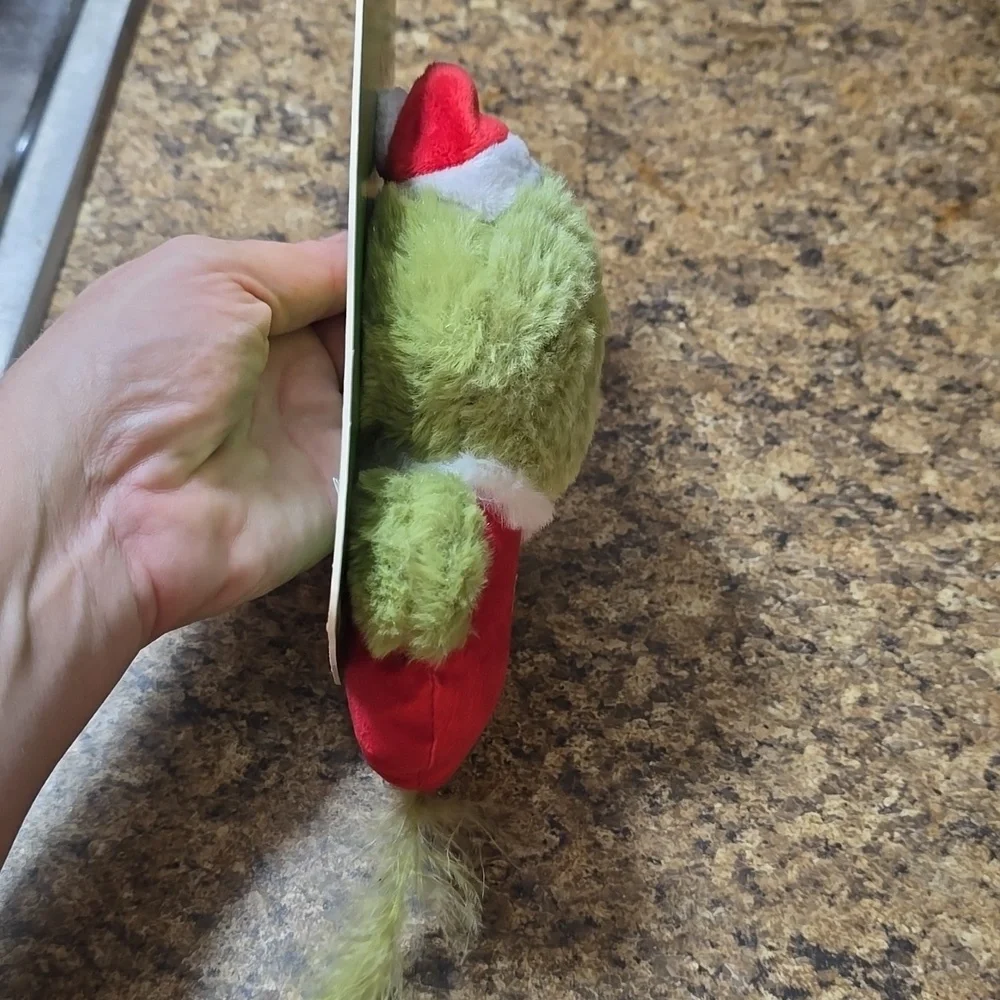 Grinch Plush Kicker Cat Toy With Catnip‎ Inside NWT